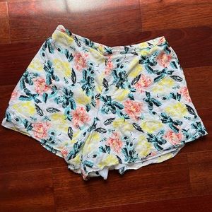 LA Hearts flowy shorts double lined size Medium